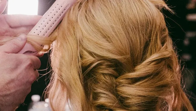 AIRFLOW multi-styler crafting voluminous waves backstage